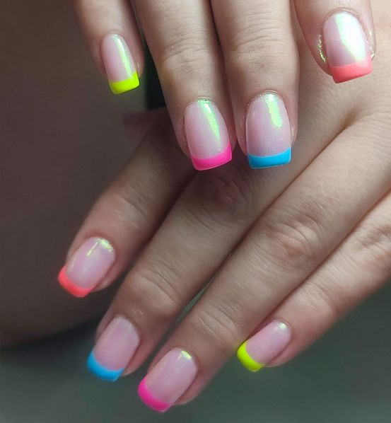 Centro De Uñas Y Estetica Elizabeth uñas de colores